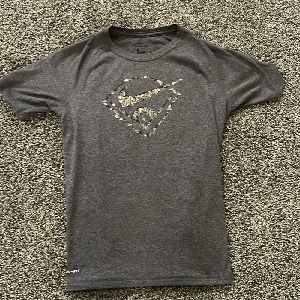 Nike Youth Medium T-Shirt Black Logo Athletic Tee Dark Grey